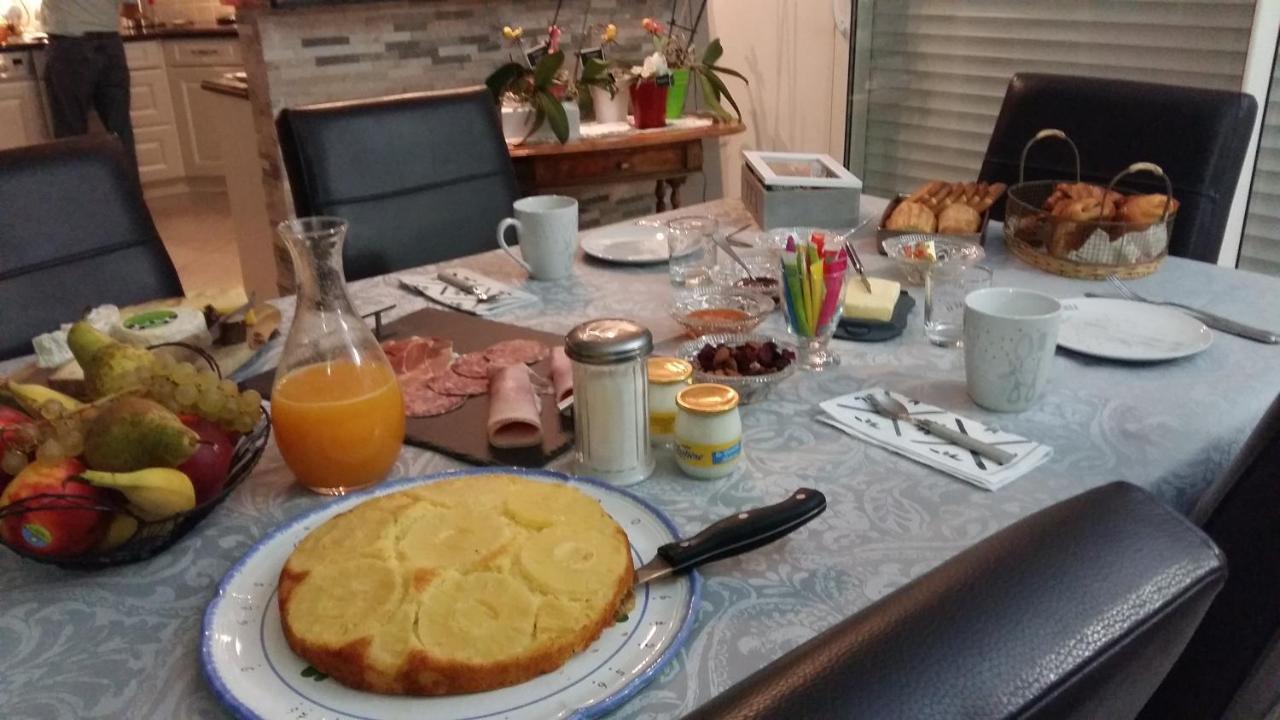 La Maison Bretonne, Chez Pascal&Brigitte Bed and Breakfast Pleslin-Trigavou Esterno foto